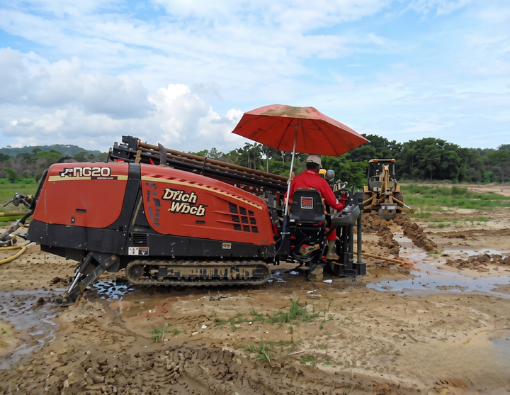 Unidad Ditch Witch ejecutando perforación en campo